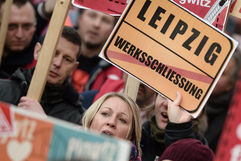  LucrÄƒtorii Siemens protesteazÄƒ Ã®n Berlin la anunÈ›area reducerilor