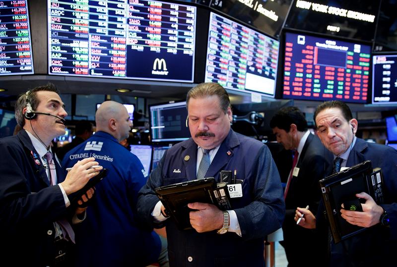  Wall Street se deschide mai jos, iar Dow Jones aduce 0.29%