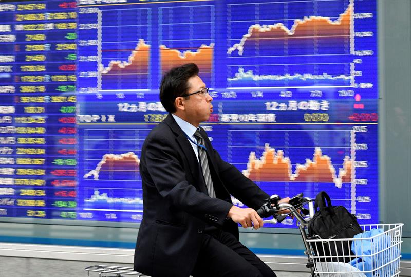  Bursa de la Tokyo scade cu 0,16% Ã®n deschidere la 21,993.61 puncte