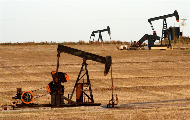  Texas petrolul se deschide cu un declin de 0,31% la 57,02 dolari