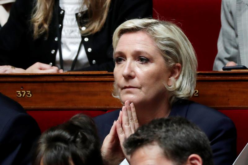  FN È™i Marine Le Pen, bancÄƒ lipsitÄƒ, denunÈ›Äƒ o operaÈ›iune politicÄƒ